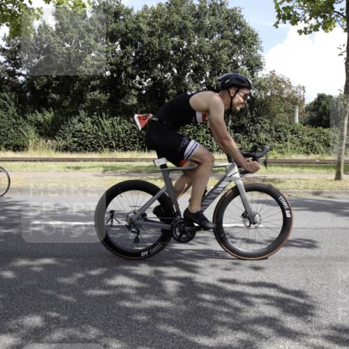 11.08.2024 - GEWOBA Citytriathlon Bremen H.Heesch http://msf.ph/oto/6775445 11.08.2024 11:37:42 Radfahren 751, 856, 898 meine-sportfotos.de