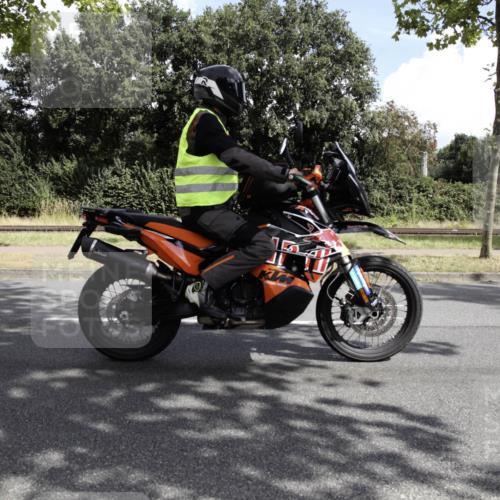 11.08.2024 - GEWOBA Citytriathlon Bremen H.Heesch http://msf.ph/oto/6775449 11.08.2024 11:38:04 Radfahren 751, 804 meine-sportfotos.de