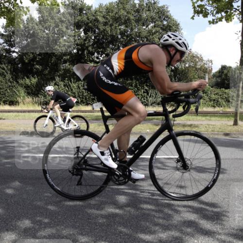 11.08.2024 - GEWOBA Citytriathlon Bremen H.Heesch http://msf.ph/oto/6775452 11.08.2024 11:38:41 Radfahren 769, 791, 824, 1038 meine-sportfotos.de