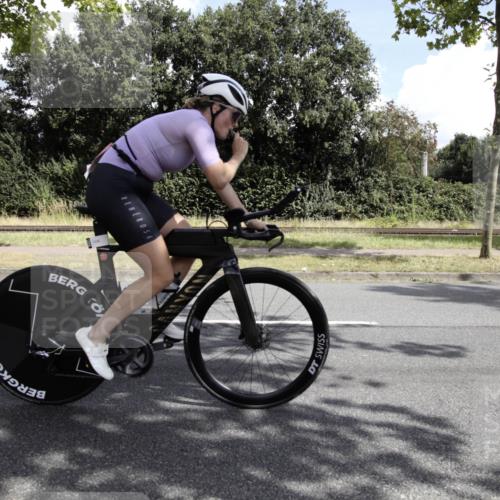 11.08.2024 - GEWOBA Citytriathlon Bremen H.Heesch http://msf.ph/oto/6775454 11.08.2024 11:38:46 Radfahren 769, 824, 1038 meine-sportfotos.de