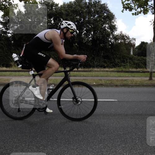 11.08.2024 - GEWOBA Citytriathlon Bremen H.Heesch http://msf.ph/oto/6775462 11.08.2024 11:39:56 Radfahren 744, 807, 820, 878 meine-sportfotos.de