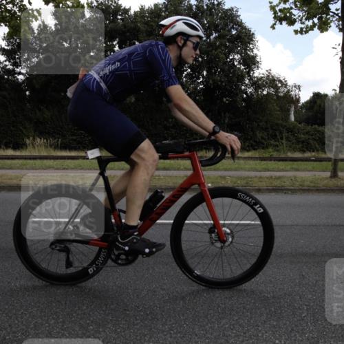 11.08.2024 - GEWOBA Citytriathlon Bremen H.Heesch http://msf.ph/oto/6775468 11.08.2024 11:40:31 Radfahren 754, 767, 772 meine-sportfotos.de