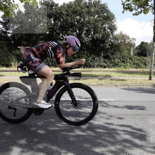 11.08.2024 - GEWOBA Citytriathlon Bremen H.Heesch http://msf.ph/oto/6775476 11.08.2024 11:41:40 Radfahren 758, 786, 835, 859, 902, 965, 1020 meine-sportfotos.de