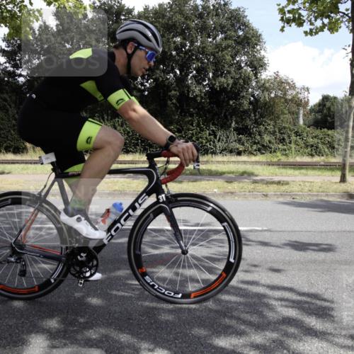 11.08.2024 - GEWOBA Citytriathlon Bremen H.Heesch http://msf.ph/oto/6775477 11.08.2024 11:41:41 Radfahren 758, 786, 835, 859, 902, 965, 1020 meine-sportfotos.de