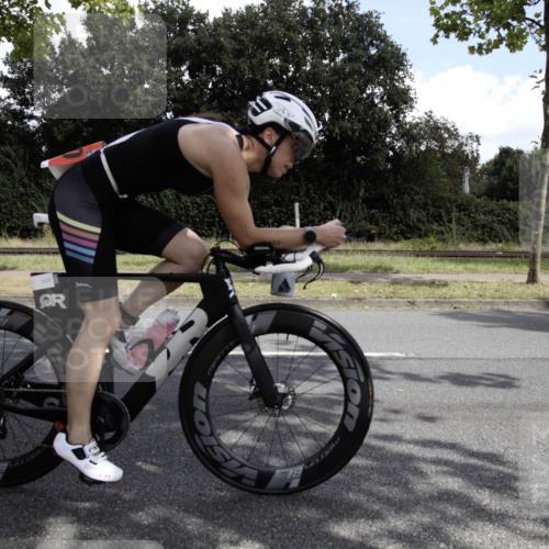 11.08.2024 - GEWOBA Citytriathlon Bremen H.Heesch http://msf.ph/oto/6775479 11.08.2024 11:41:45 Radfahren 758, 786, 835, 859, 965, 1020 meine-sportfotos.de