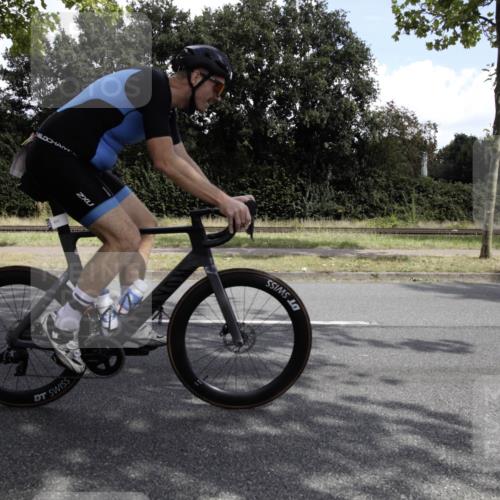 11.08.2024 - GEWOBA Citytriathlon Bremen H.Heesch http://msf.ph/oto/6775480 11.08.2024 11:41:49 Radfahren 758, 786, 859, 905, 965, 1020 meine-sportfotos.de