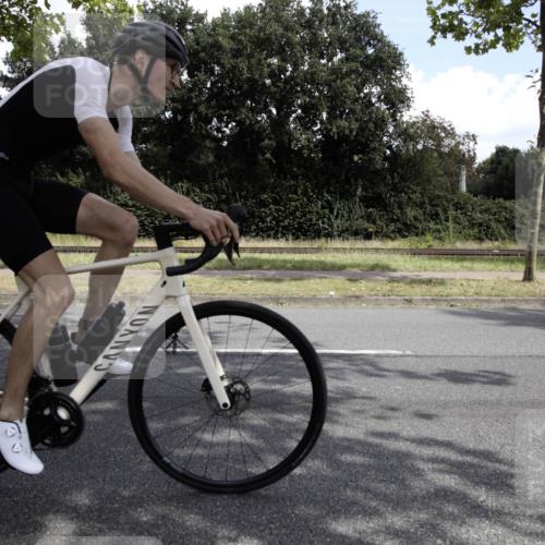 11.08.2024 - GEWOBA Citytriathlon Bremen H.Heesch http://msf.ph/oto/6775482 11.08.2024 11:41:52 Radfahren 758, 786, 859, 905, 965, 1020 meine-sportfotos.de