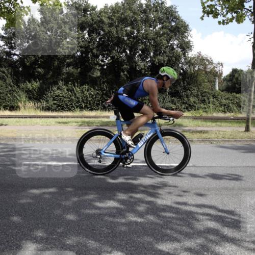 11.08.2024 - GEWOBA Citytriathlon Bremen H.Heesch http://msf.ph/oto/6775483 11.08.2024 11:42:01 Radfahren 905, 965 meine-sportfotos.de