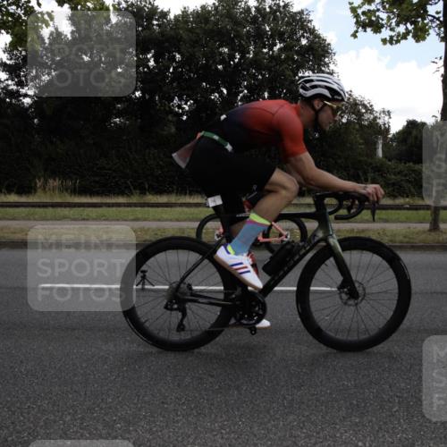 11.08.2024 - GEWOBA Citytriathlon Bremen H.Heesch http://msf.ph/oto/6775488 11.08.2024 11:43:06 Radfahren 756, 780, 1008 meine-sportfotos.de