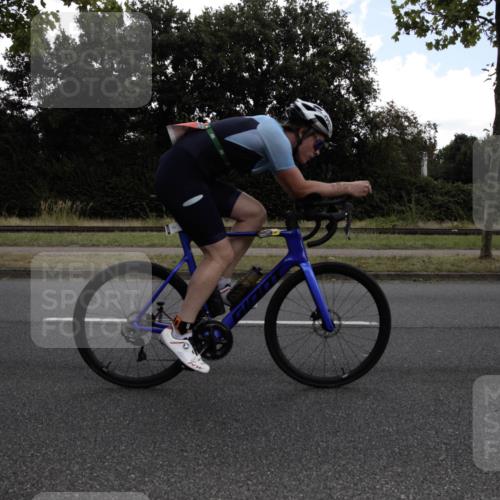 11.08.2024 - GEWOBA Citytriathlon Bremen H.Heesch http://msf.ph/oto/6775489 11.08.2024 11:43:12 Radfahren 756, 780, 967 meine-sportfotos.de