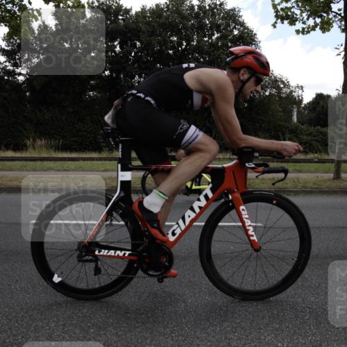 11.08.2024 - GEWOBA Citytriathlon Bremen H.Heesch http://msf.ph/oto/6775490 11.08.2024 11:43:24 Radfahren 846, 868, 925, 967 meine-sportfotos.de