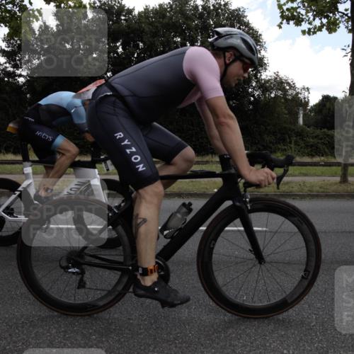 11.08.2024 - GEWOBA Citytriathlon Bremen H.Heesch http://msf.ph/oto/6775492 11.08.2024 11:43:32 Radfahren 770, 846, 868, 925, 967 meine-sportfotos.de