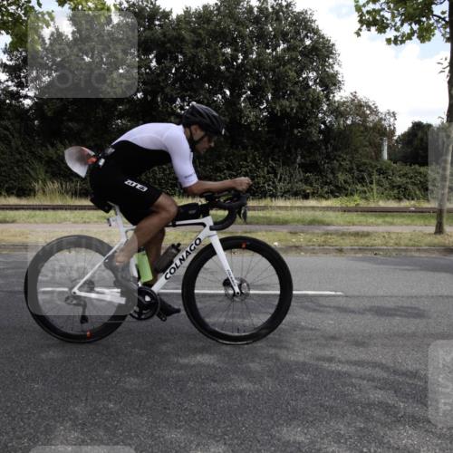 11.08.2024 - GEWOBA Citytriathlon Bremen H.Heesch http://msf.ph/oto/6775502 11.08.2024 11:44:18 Radfahren 746, 759, 855, 861, 926 meine-sportfotos.de