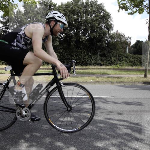 11.08.2024 - GEWOBA Citytriathlon Bremen H.Heesch http://msf.ph/oto/6775506 11.08.2024 11:44:29 Radfahren 759, 836, 855, 926 meine-sportfotos.de