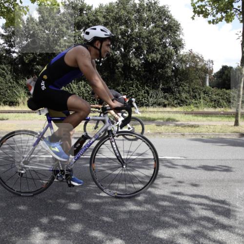 11.08.2024 - GEWOBA Citytriathlon Bremen H.Heesch http://msf.ph/oto/6775509 11.08.2024 11:44:38 Radfahren 763, 833, 836, 855 meine-sportfotos.de