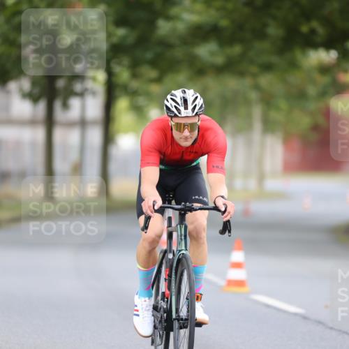 11.08.2024 - GEWOBA Citytriathlon Bremen H.Heesch http://msf.ph/oto/6775512 11.08.2024 11:43:04 Radfahren 756, 780, 1008 meine-sportfotos.de