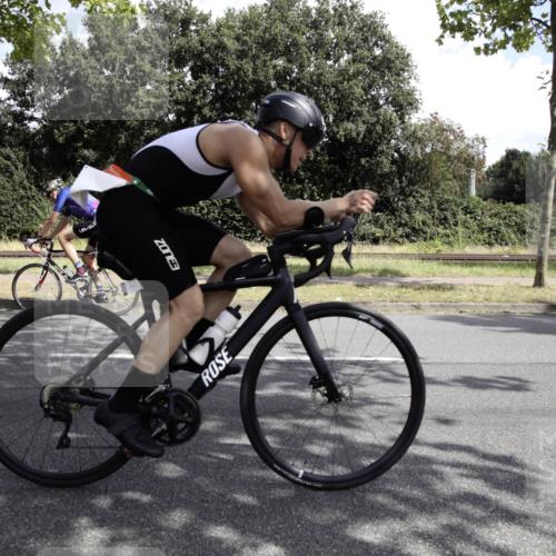 11.08.2024 - GEWOBA Citytriathlon Bremen H.Heesch http://msf.ph/oto/6775514 11.08.2024 11:44:58 Radfahren 763, 827, 916, 927, 956, 964, 973, 996 meine-sportfotos.de
