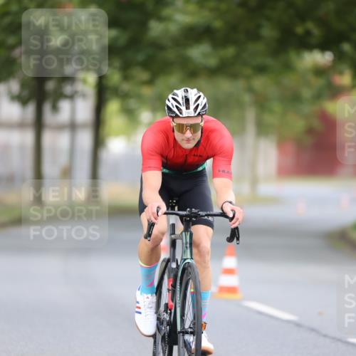 11.08.2024 - GEWOBA Citytriathlon Bremen H.Heesch http://msf.ph/oto/6775515 11.08.2024 11:43:04 Radfahren 756, 780, 1008 meine-sportfotos.de