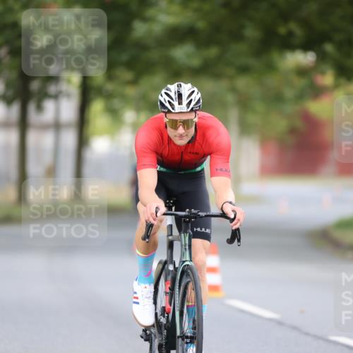 11.08.2024 - GEWOBA Citytriathlon Bremen H.Heesch http://msf.ph/oto/6775516 11.08.2024 11:43:04 Radfahren 756, 780, 1008 meine-sportfotos.de