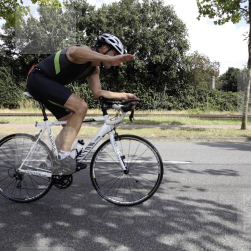 11.08.2024 - GEWOBA Citytriathlon Bremen H.Heesch http://msf.ph/oto/6775528 11.08.2024 11:45:20 Radfahren 819, 900, 974, 1030 meine-sportfotos.de