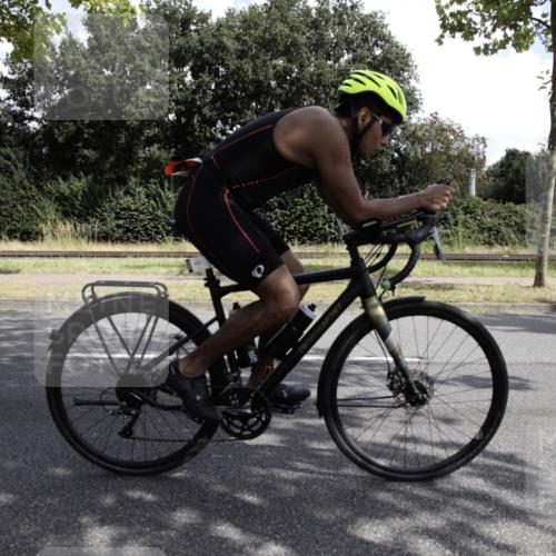 11.08.2024 - GEWOBA Citytriathlon Bremen H.Heesch http://msf.ph/oto/6775532 11.08.2024 11:45:41 Radfahren 822, 826, 867, 871, 873, 875, 936, 994, 1029 meine-sportfotos.de