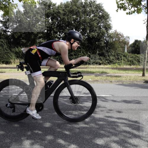 11.08.2024 - GEWOBA Citytriathlon Bremen H.Heesch http://msf.ph/oto/6775536 11.08.2024 11:45:44 Radfahren 822, 826, 867, 871, 873, 875, 936, 994, 1029 meine-sportfotos.de