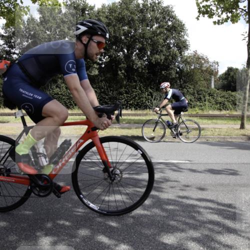 11.08.2024 - GEWOBA Citytriathlon Bremen H.Heesch http://msf.ph/oto/6775537 11.08.2024 11:45:46 Radfahren 822, 826, 867, 871, 873, 875, 936, 994, 1029 meine-sportfotos.de