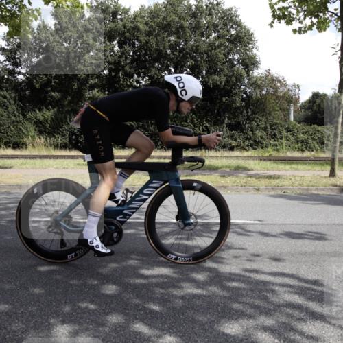 11.08.2024 - GEWOBA Citytriathlon Bremen H.Heesch http://msf.ph/oto/6775539 11.08.2024 11:45:47 Radfahren 822, 826, 867, 871, 873, 875, 936, 994, 1029 meine-sportfotos.de