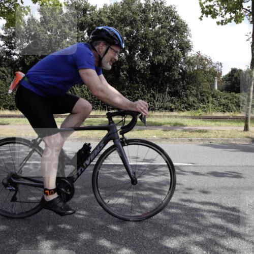 11.08.2024 - GEWOBA Citytriathlon Bremen H.Heesch http://msf.ph/oto/6775541 11.08.2024 11:45:47 Radfahren 822, 826, 867, 871, 873, 875, 936, 994, 1029 meine-sportfotos.de