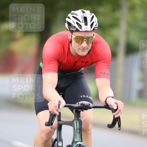 11.08.2024 - GEWOBA Citytriathlon Bremen H.Heesch http://msf.ph/oto/6775548 11.08.2024 11:43:04 Radfahren 756, 780, 1008 meine-sportfotos.de