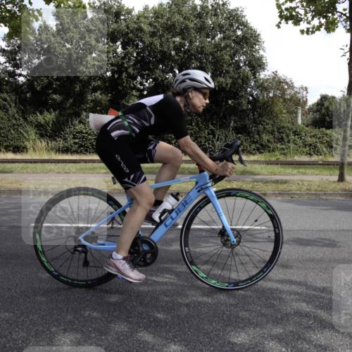 11.08.2024 - GEWOBA Citytriathlon Bremen H.Heesch http://msf.ph/oto/6775549 11.08.2024 11:46:01 Radfahren 755, 775, 806, 845, 853, 873, 954, 962 meine-sportfotos.de