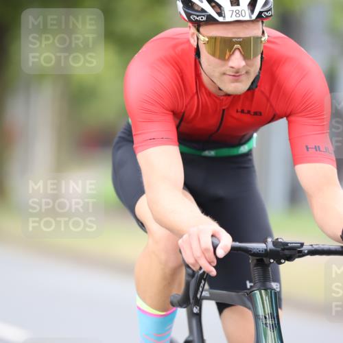 11.08.2024 - GEWOBA Citytriathlon Bremen H.Heesch http://msf.ph/oto/6775554 11.08.2024 11:43:05 Radfahren 756, 780, 1008 meine-sportfotos.de