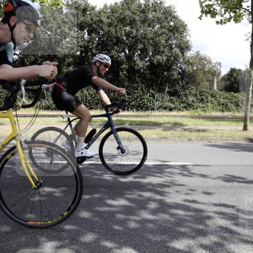 11.08.2024 - GEWOBA Citytriathlon Bremen H.Heesch http://msf.ph/oto/6775569 11.08.2024 11:46:29 Radfahren 703, 757, 768, 773, 839, 843, 942 meine-sportfotos.de