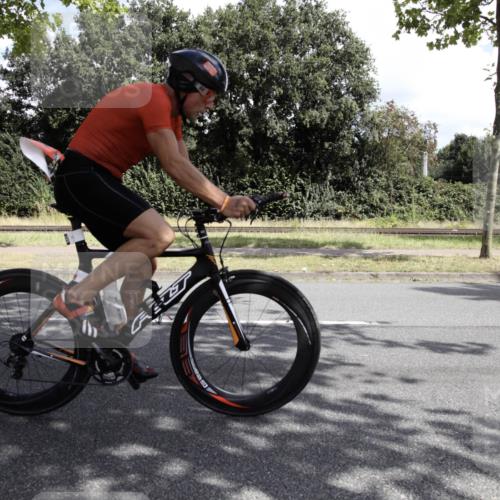 11.08.2024 - GEWOBA Citytriathlon Bremen H.Heesch http://msf.ph/oto/6775573 11.08.2024 11:46:32 Radfahren 703, 757, 768, 773, 798, 839, 843, 942, 1040 meine-sportfotos.de