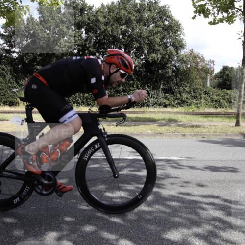 11.08.2024 - GEWOBA Citytriathlon Bremen H.Heesch http://msf.ph/oto/6775581 11.08.2024 11:46:44 Radfahren 703, 798, 903, 942, 1040 meine-sportfotos.de