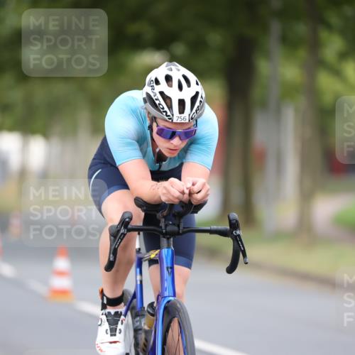 11.08.2024 - GEWOBA Citytriathlon Bremen H.Heesch http://msf.ph/oto/6775584 11.08.2024 11:43:11 Radfahren 756, 780, 967 meine-sportfotos.de