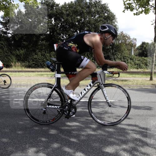 11.08.2024 - GEWOBA Citytriathlon Bremen H.Heesch http://msf.ph/oto/6775585 11.08.2024 11:46:58 Radfahren 903 meine-sportfotos.de