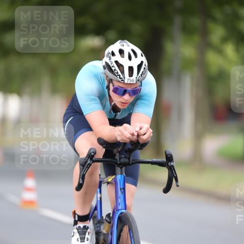 11.08.2024 - GEWOBA Citytriathlon Bremen H.Heesch http://msf.ph/oto/6775586 11.08.2024 11:43:11 Radfahren 756, 780, 967 meine-sportfotos.de