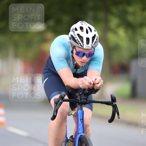 11.08.2024 - GEWOBA Citytriathlon Bremen H.Heesch http://msf.ph/oto/6775590 11.08.2024 11:43:11 Radfahren 756, 780, 967 meine-sportfotos.de