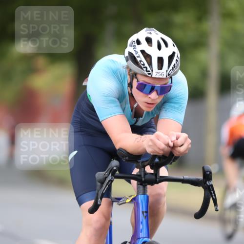 11.08.2024 - GEWOBA Citytriathlon Bremen H.Heesch http://msf.ph/oto/6775594 11.08.2024 11:43:11 Radfahren 756, 780, 967 meine-sportfotos.de