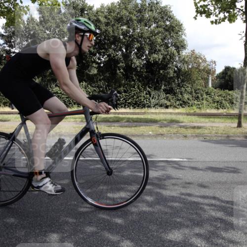 11.08.2024 - GEWOBA Citytriathlon Bremen H.Heesch http://msf.ph/oto/6775599 11.08.2024 11:47:35 Radfahren 752, 800, 860, 899, 907, 911, 933, 944, 958, 997, 1013, 1015, 1019 meine-sportfotos.de