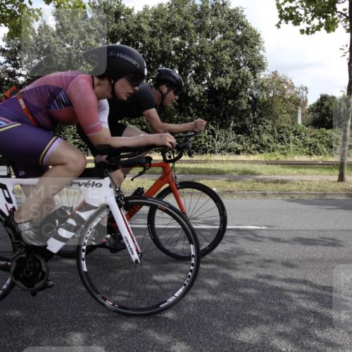 11.08.2024 - GEWOBA Citytriathlon Bremen H.Heesch http://msf.ph/oto/6775601 11.08.2024 11:47:38 Radfahren 752, 832, 860, 899, 907, 911, 933, 944, 958, 997, 1013, 1015, 1019 meine-sportfotos.de