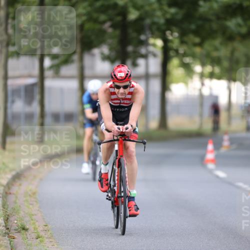 11.08.2024 - GEWOBA Citytriathlon Bremen H.Heesch http://msf.ph/oto/6775605 11.08.2024 11:43:22 Radfahren 756, 846, 868, 925, 967 meine-sportfotos.de