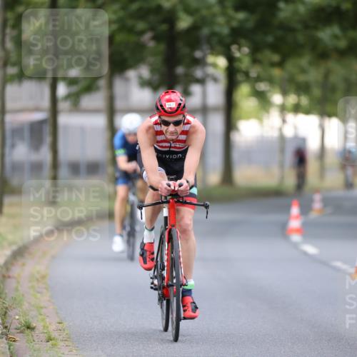 11.08.2024 - GEWOBA Citytriathlon Bremen H.Heesch http://msf.ph/oto/6775607 11.08.2024 11:43:22 Radfahren 756, 846, 868, 925, 967 meine-sportfotos.de