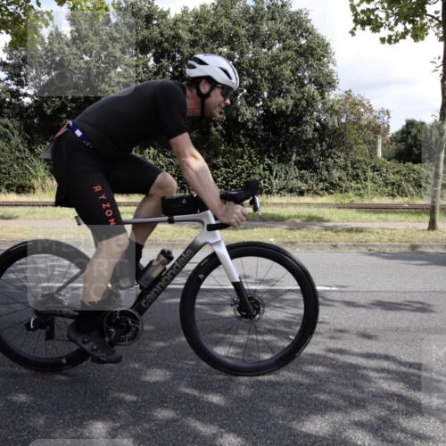 11.08.2024 - GEWOBA Citytriathlon Bremen H.Heesch http://msf.ph/oto/6775611 11.08.2024 11:47:44 Radfahren 752, 832, 899, 907, 911, 924, 933, 944, 958, 997, 1013, 1015, 1019 meine-sportfotos.de