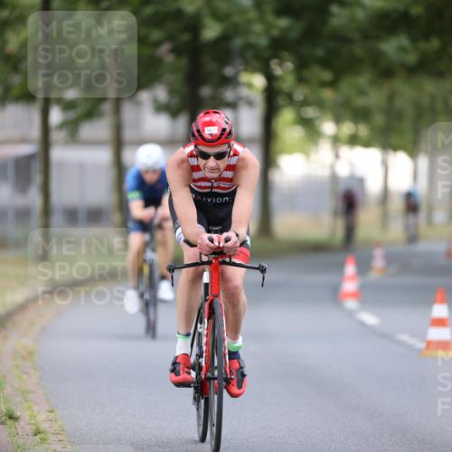 11.08.2024 - GEWOBA Citytriathlon Bremen H.Heesch http://msf.ph/oto/6775612 11.08.2024 11:43:22 Radfahren 756, 846, 868, 925, 967 meine-sportfotos.de