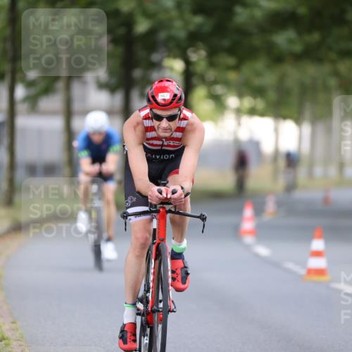 11.08.2024 - GEWOBA Citytriathlon Bremen H.Heesch http://msf.ph/oto/6775618 11.08.2024 11:43:22 Radfahren 756, 846, 868, 925, 967 meine-sportfotos.de