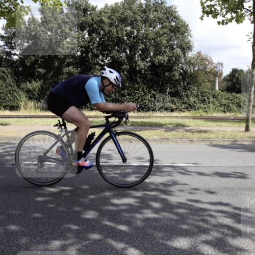 11.08.2024 - GEWOBA Citytriathlon Bremen H.Heesch http://msf.ph/oto/6775621 11.08.2024 11:47:57 Radfahren 760, 832, 906, 907, 918, 924, 928, 933, 1015 meine-sportfotos.de