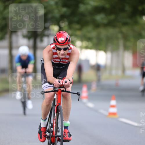 11.08.2024 - GEWOBA Citytriathlon Bremen H.Heesch http://msf.ph/oto/6775624 11.08.2024 11:43:22 Radfahren 756, 846, 868, 925, 967 meine-sportfotos.de