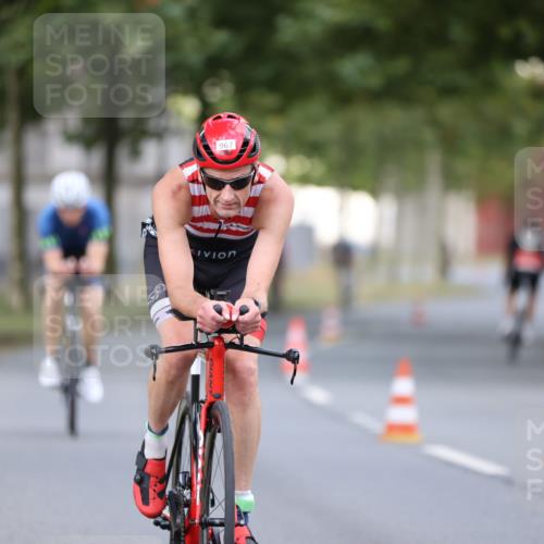 11.08.2024 - GEWOBA Citytriathlon Bremen H.Heesch http://msf.ph/oto/6775625 11.08.2024 11:43:23 Radfahren 756, 846, 868, 925, 967 meine-sportfotos.de